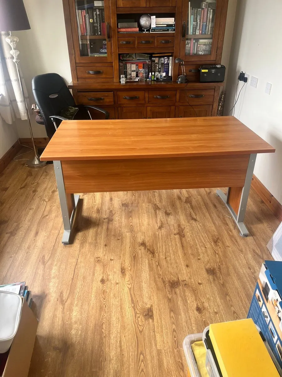 Office desk - Image 4