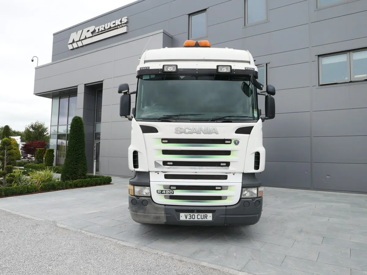 Scania R420 Highline 6x2 Tag Axle Manual Gearbox - Image 3