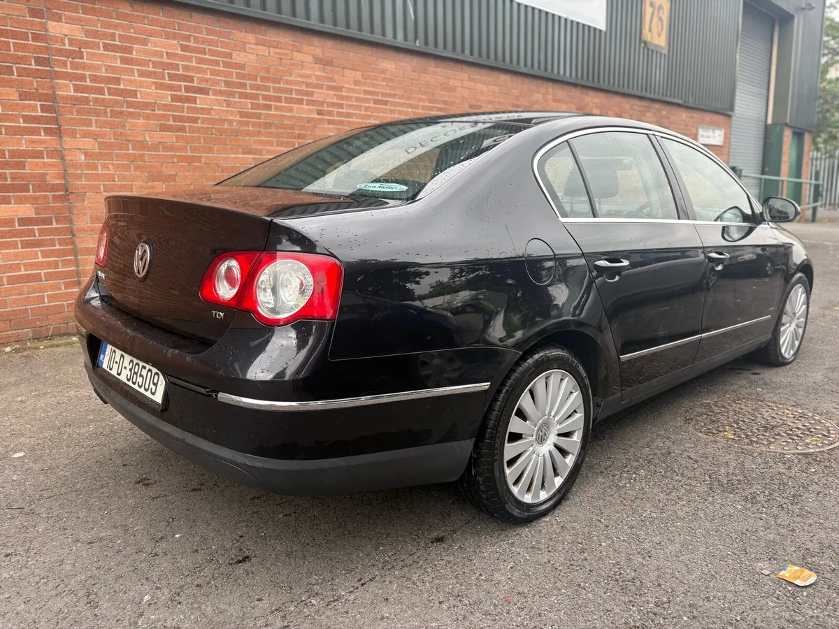 2010 Volkswagen Passat 2.0TDI - Image 2