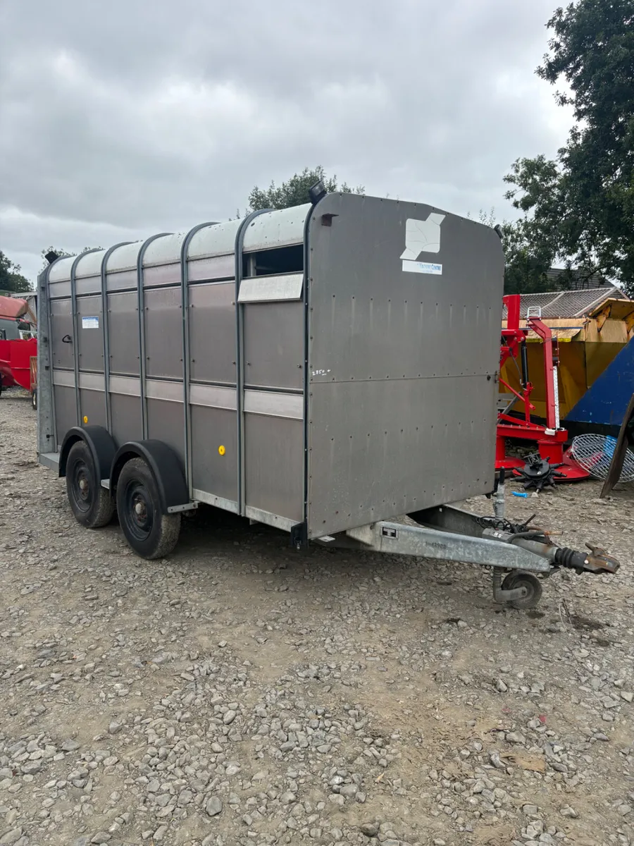 Ifor Williams 12ft cattle trailer - Image 1