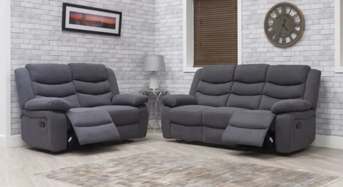 Phoenix recliners - Image 3
