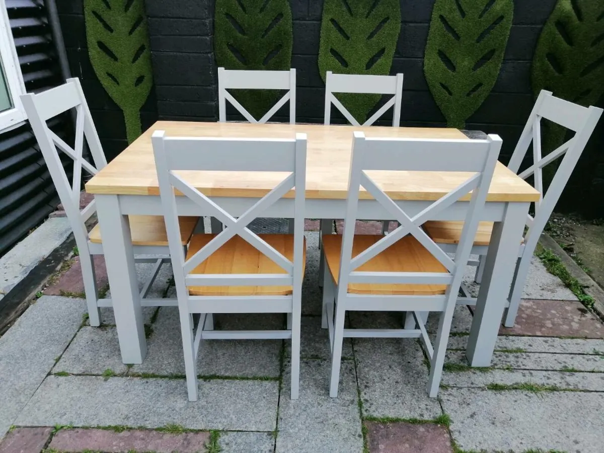 Table with 6x chairs - Douglas - Image 1