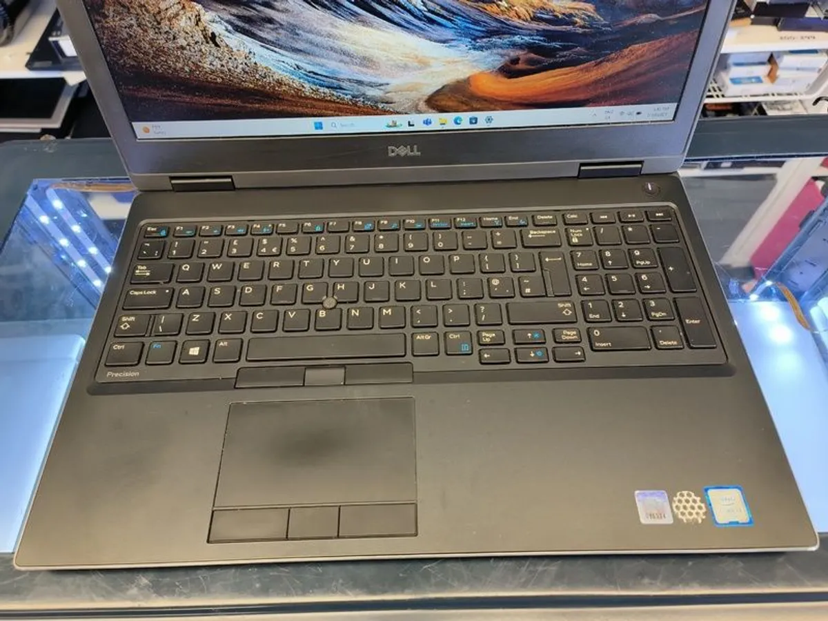 Dell Precision 7530 15.6" Intel Core i9-8950HK 2.90GHz 24GB RAM 512GB SSD Windows 11 Pro - Image 4