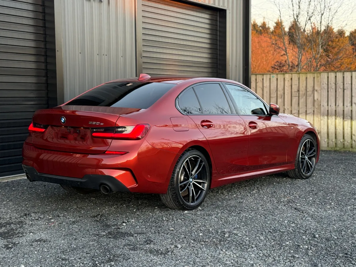 211 Bmw 330e M-Sport Shadow Edition - Image 3
