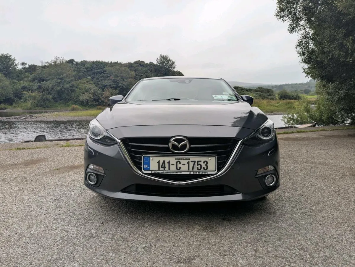 2014 Mazda 3 Platinum 2.2 Diesel SkyActiv Saloon - Image 2