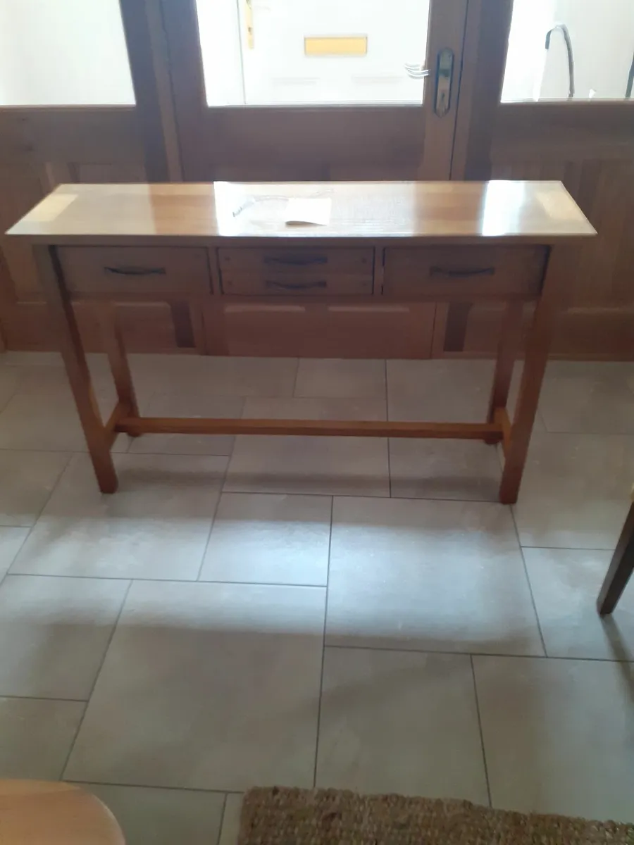 Console Table - Image 1