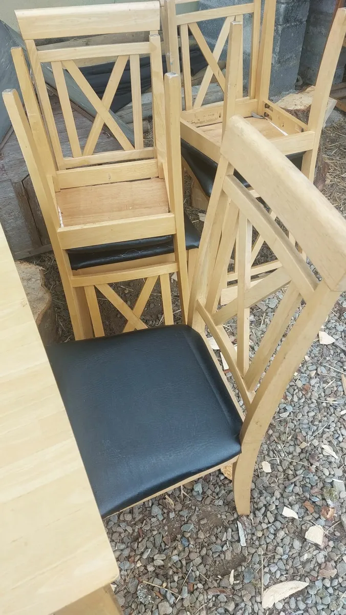 Table and  6 chairs - Image 2