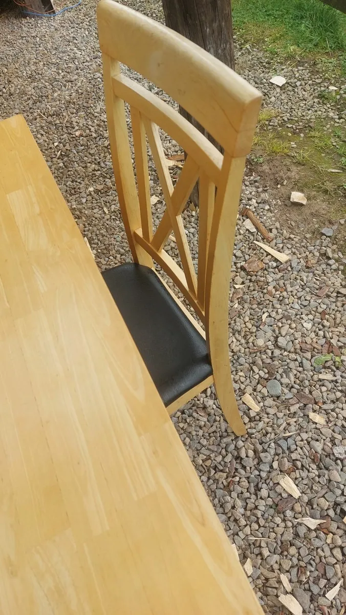 Table and  6 chairs - Image 3