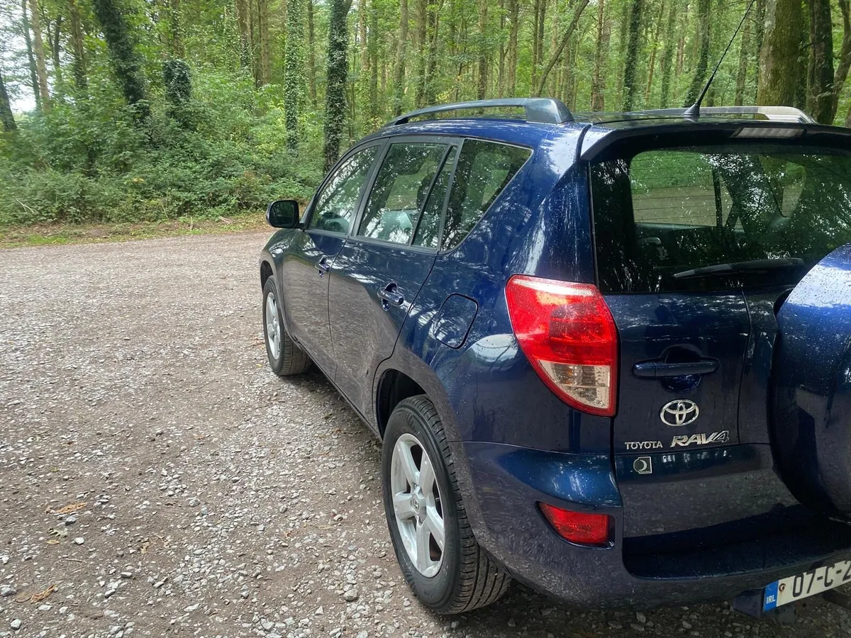 Toyota RAV4 2.2D 4x4 - Image 3