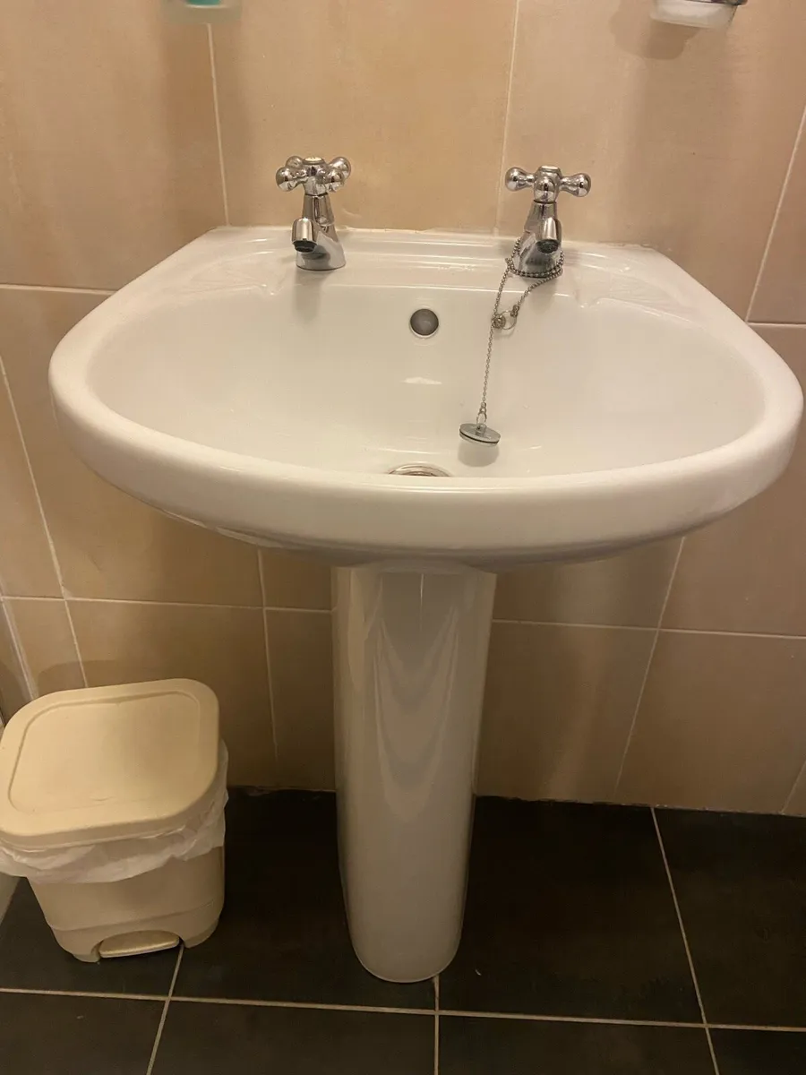 Free Handbasin