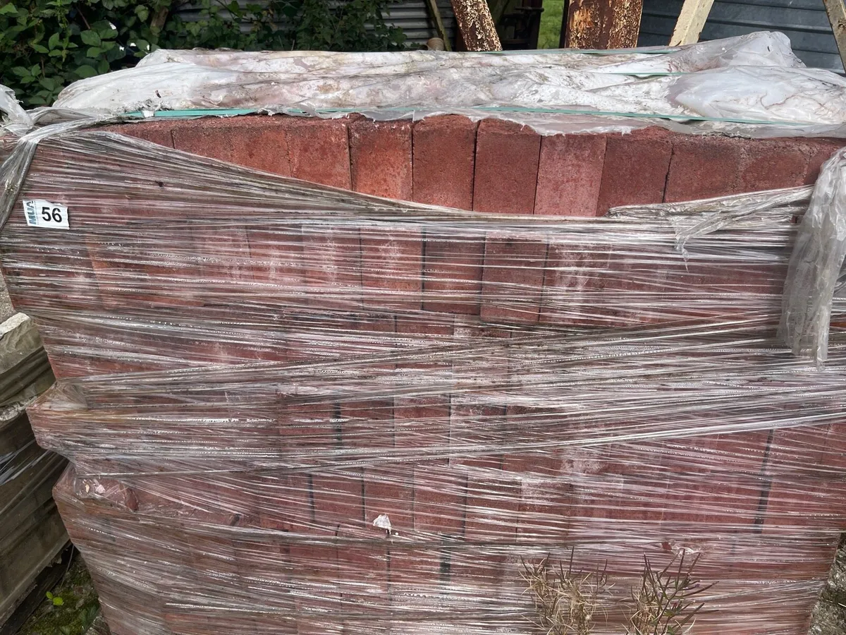 Acheson & Glover solid Red brick - Image 1