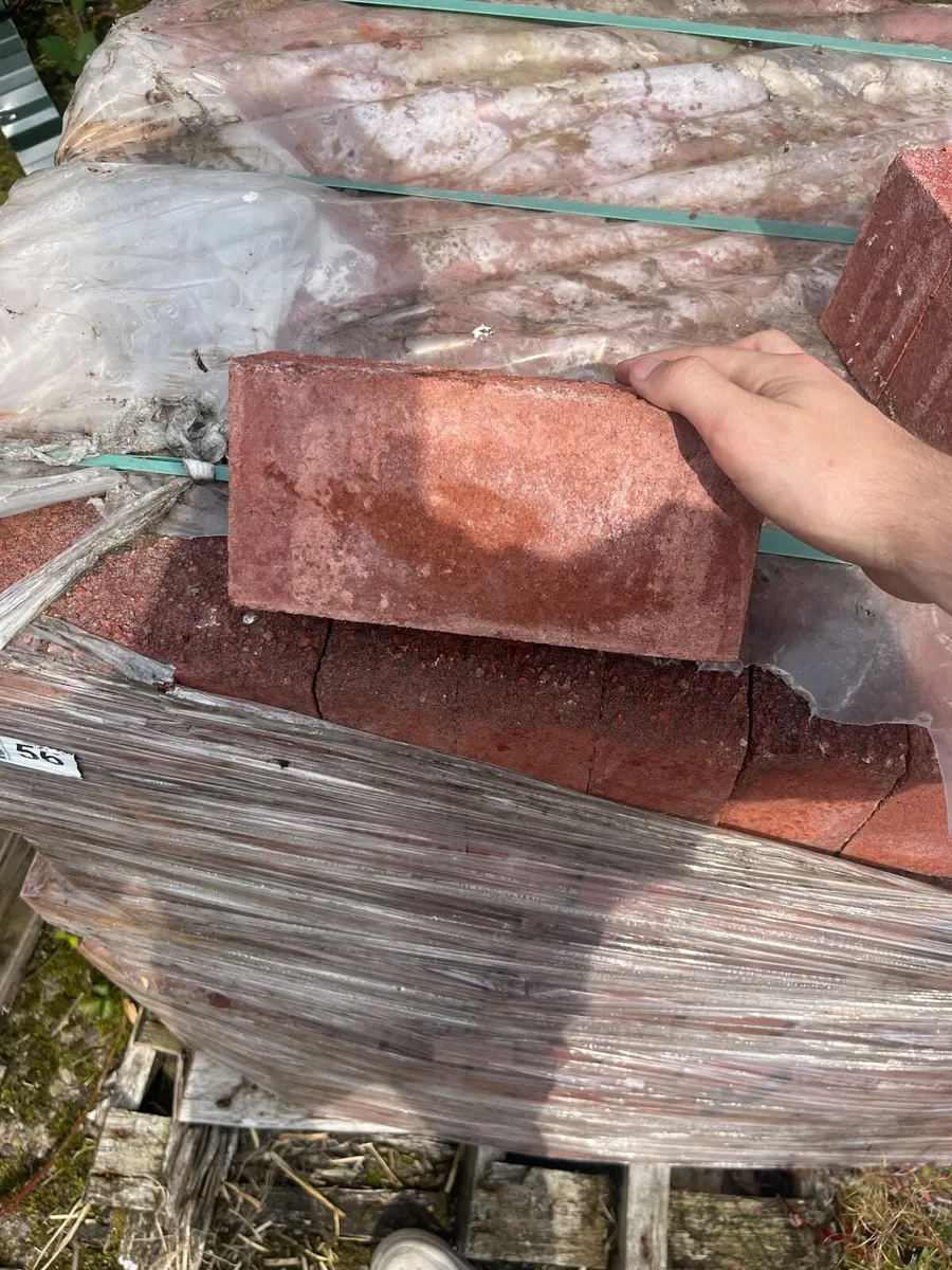 Acheson & Glover solid Red brick - Image 2