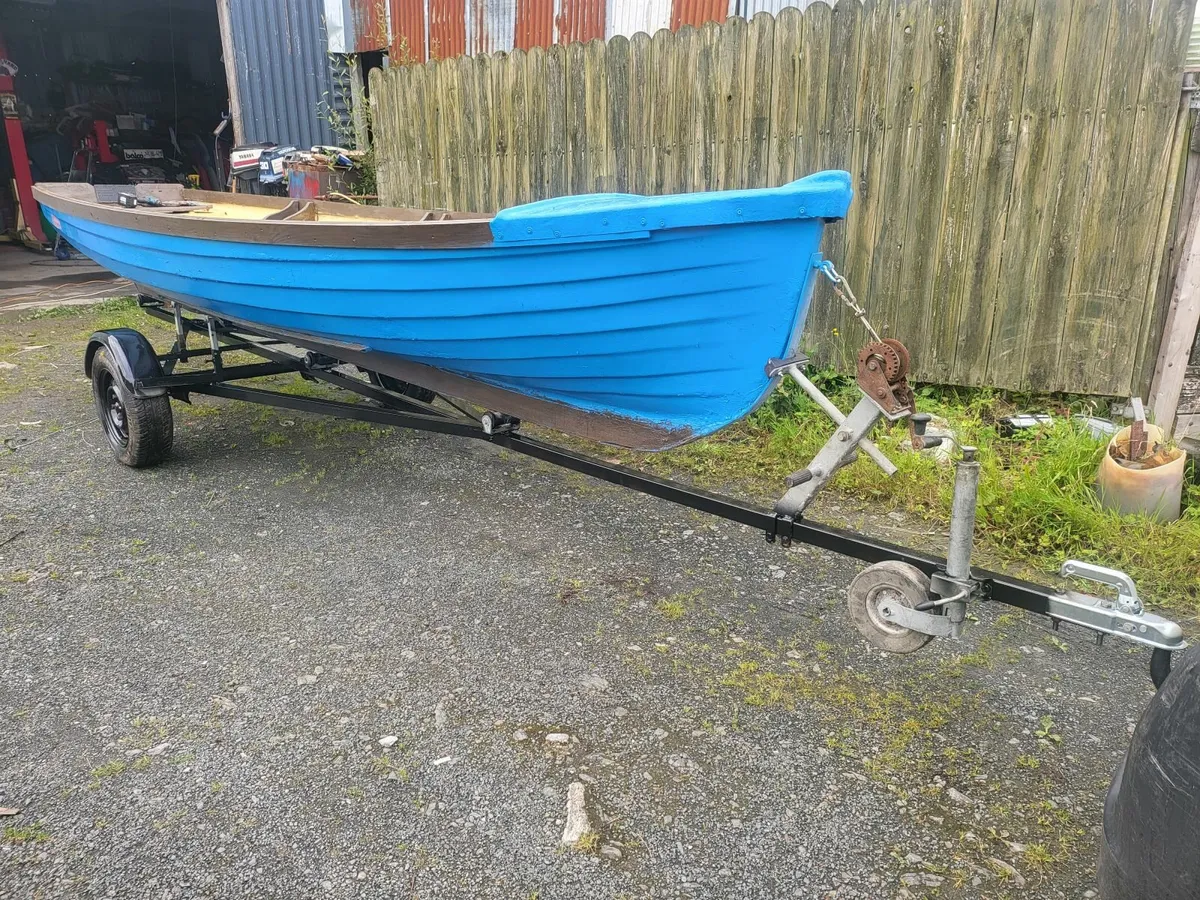19ft fiberglass anglers fancy fishing boat trailer - Image 1