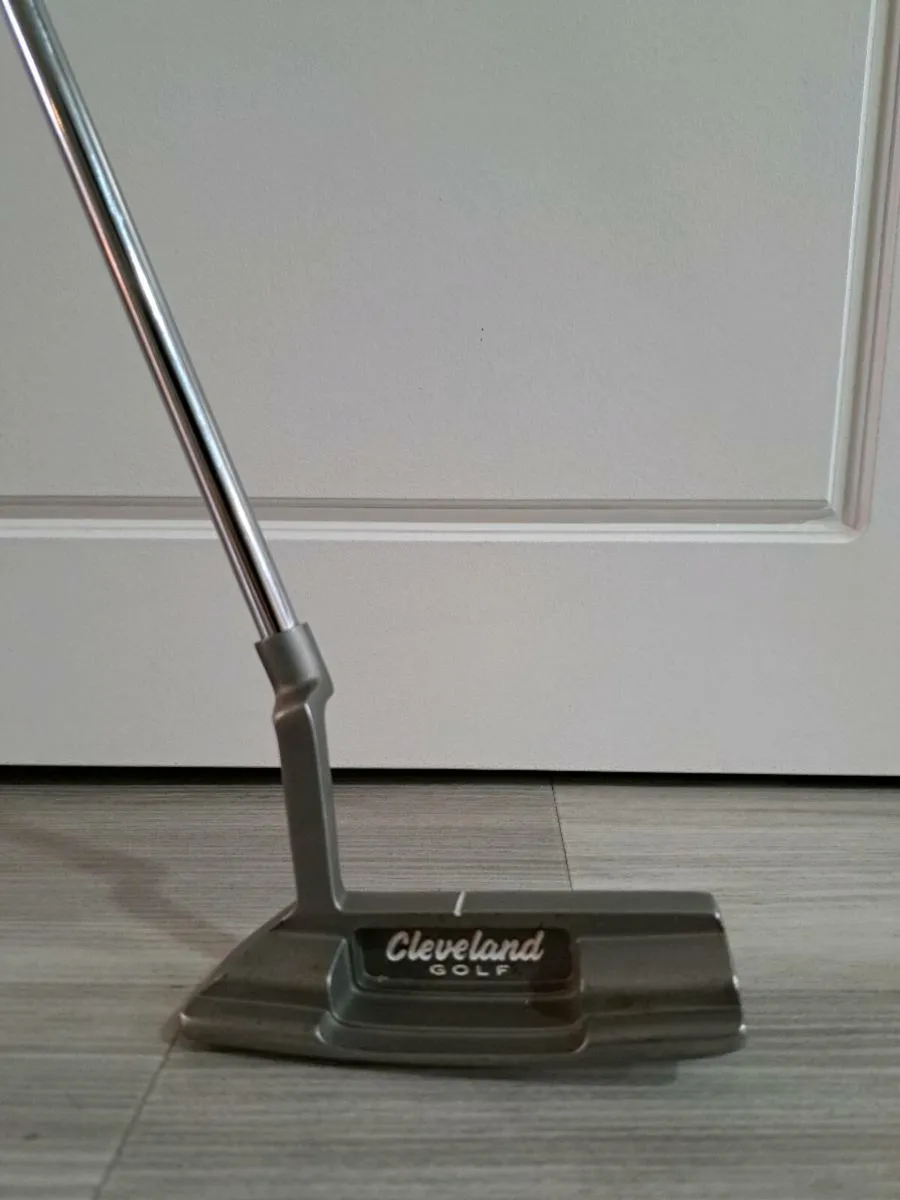 Clevland Blade Putter - Image 1