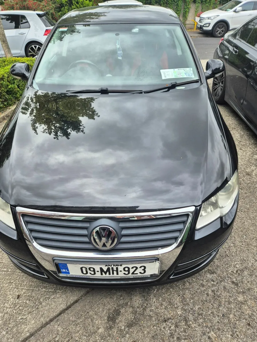 Volkswagen Passat 2009 - Image 4