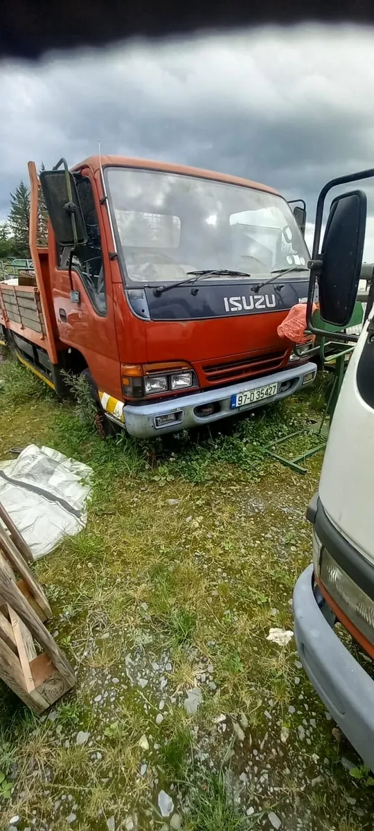 Isuzu MPR 3 ton open back - Image 1