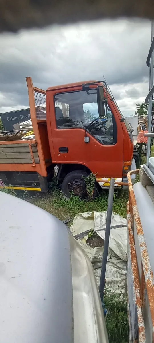 Isuzu MPR 3 ton open back - Image 2