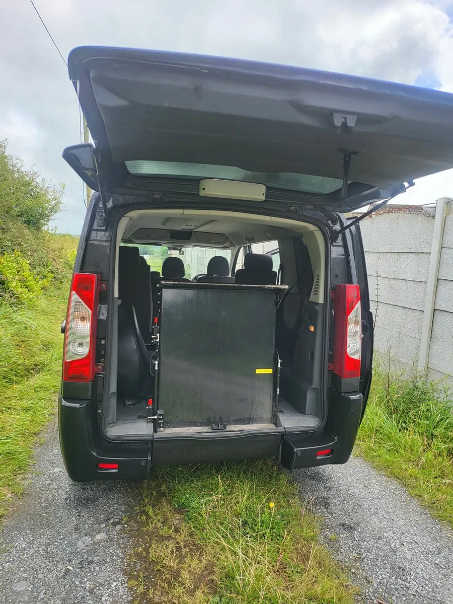 WHEEL CHAIR 5 SEATER 1 OWNER Peugeot Expert 2012 - Image 1