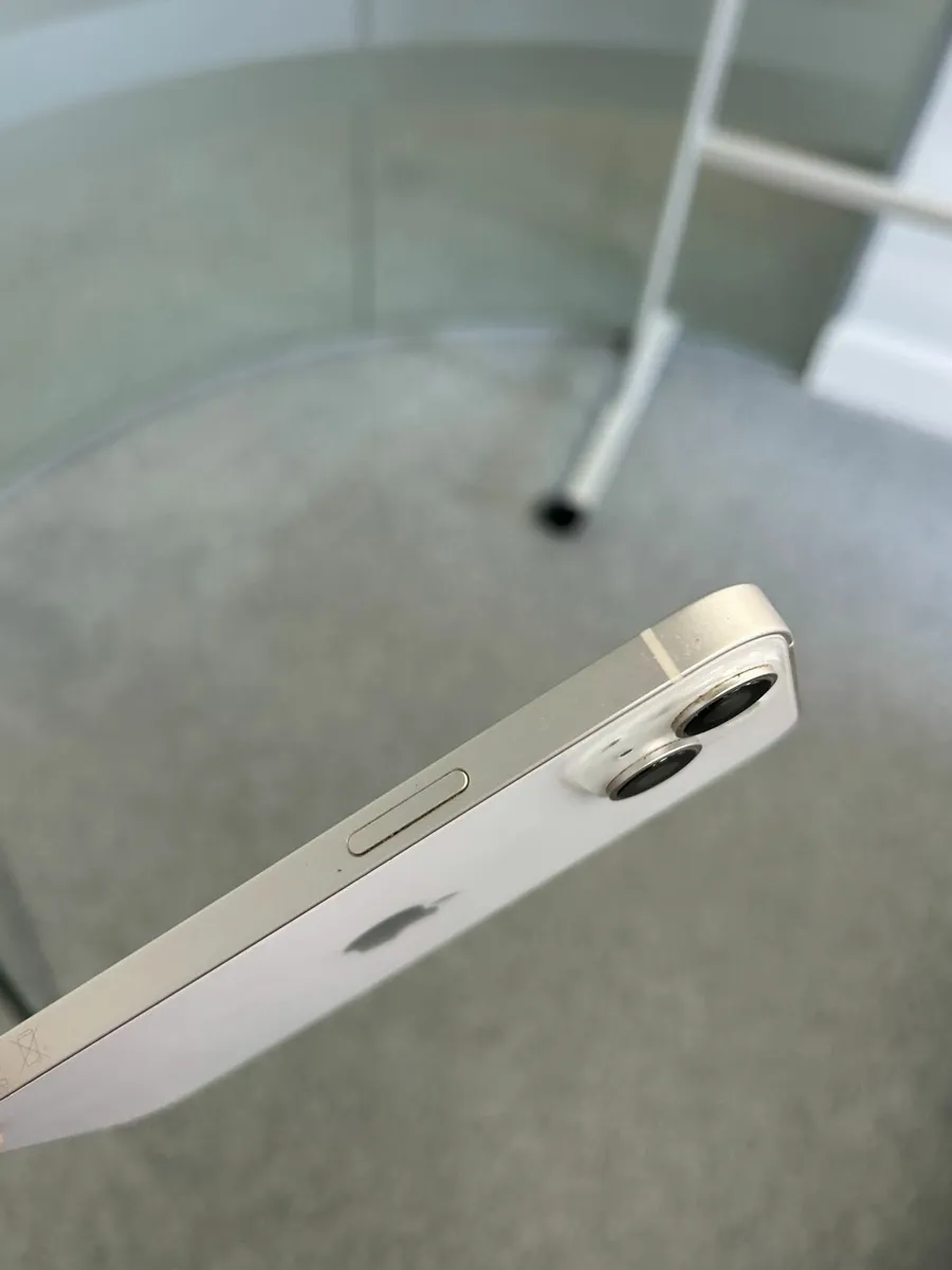 iPhone 14 White - 128GB - Image 4
