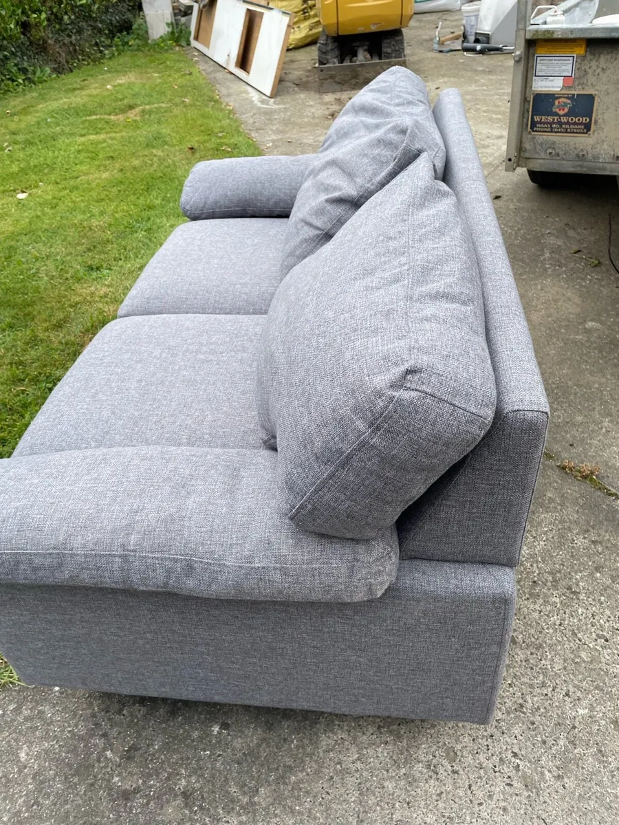2 seater couch - Image 4
