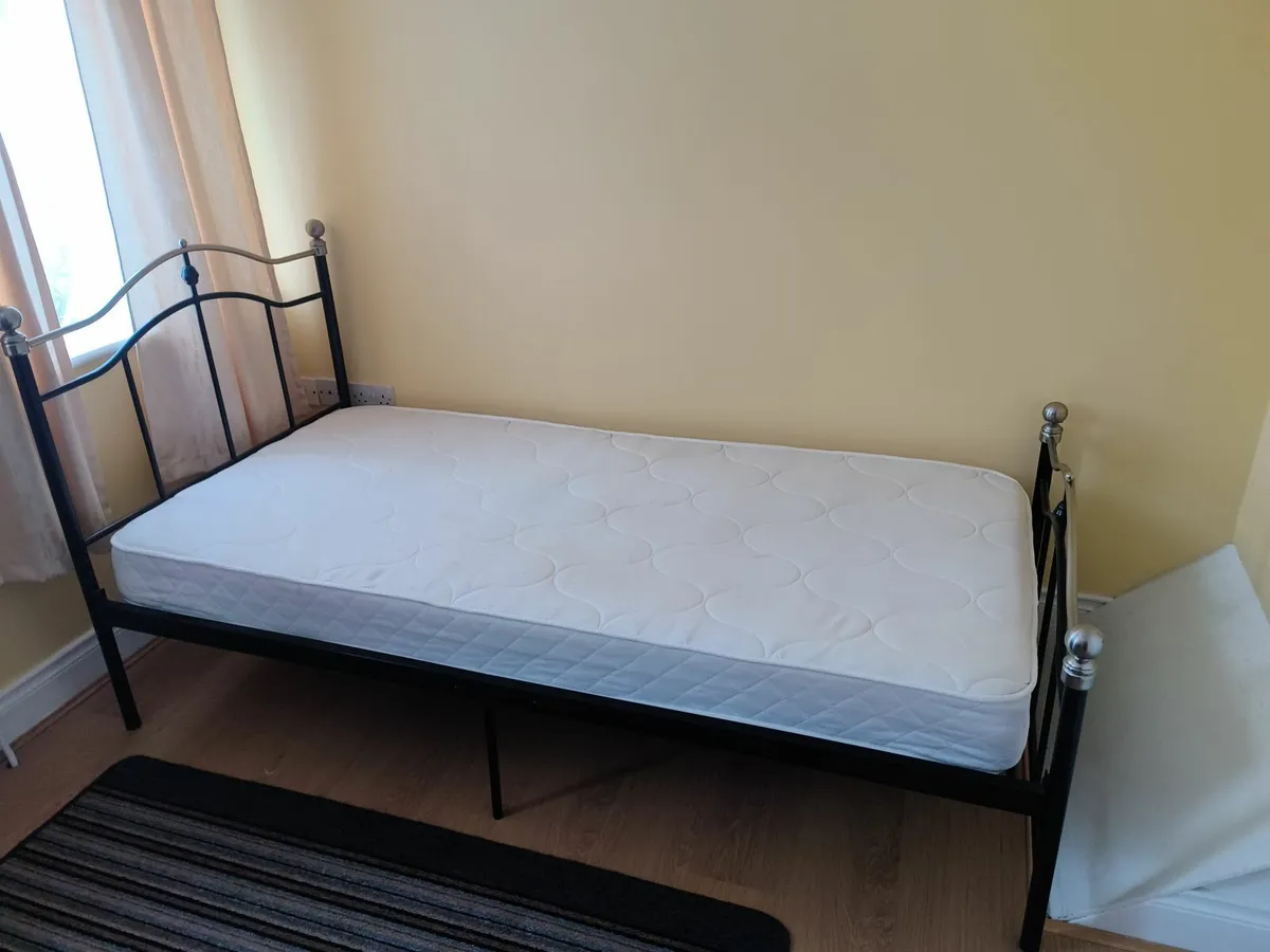 Single bed and mattress - Image 2