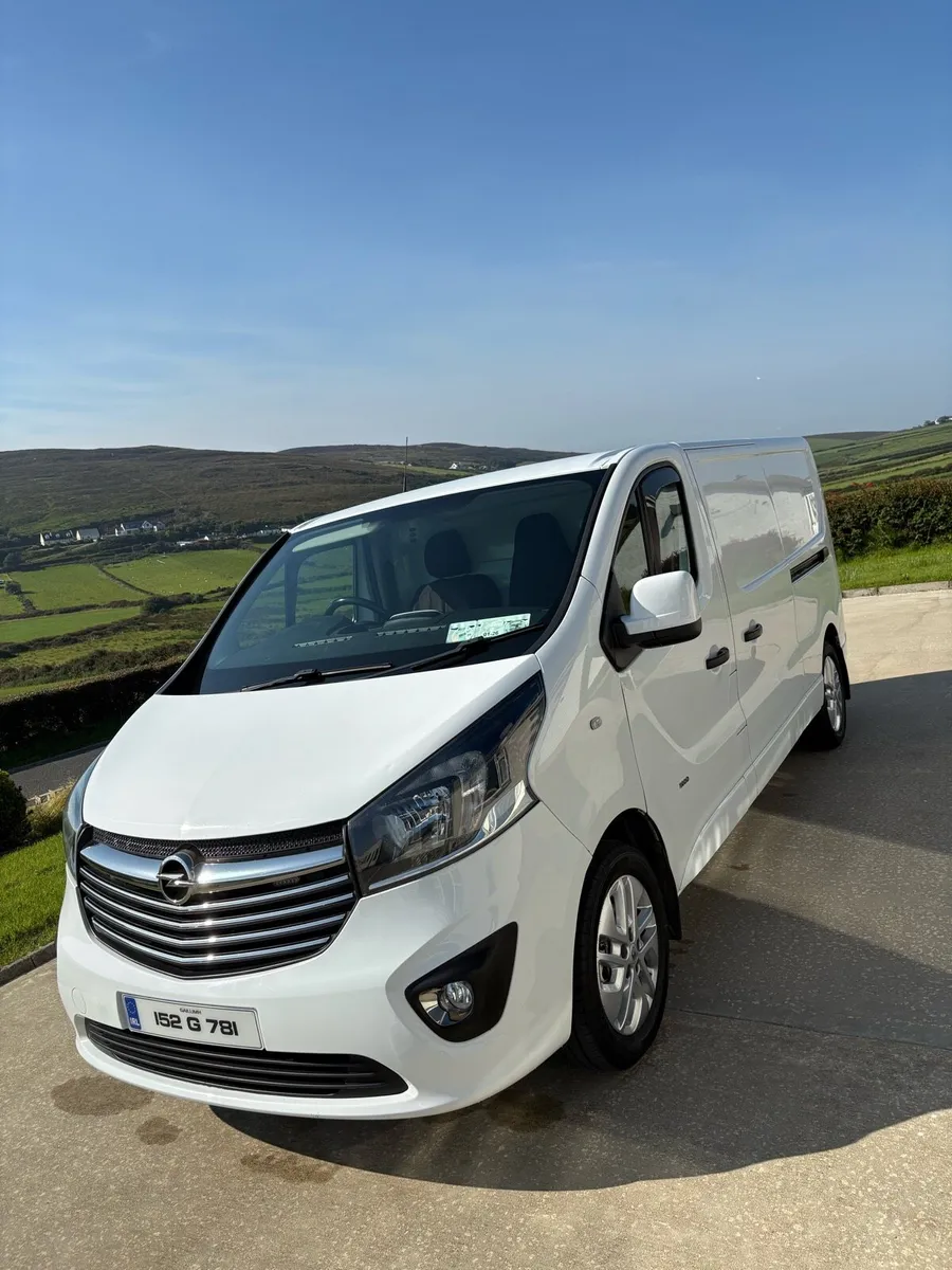 2015 Opel Vivaro Sportive - Image 2