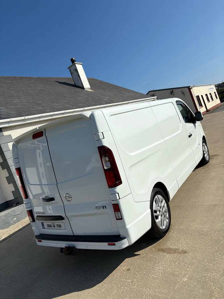 2015 Opel Vivaro Sportive - Image 3