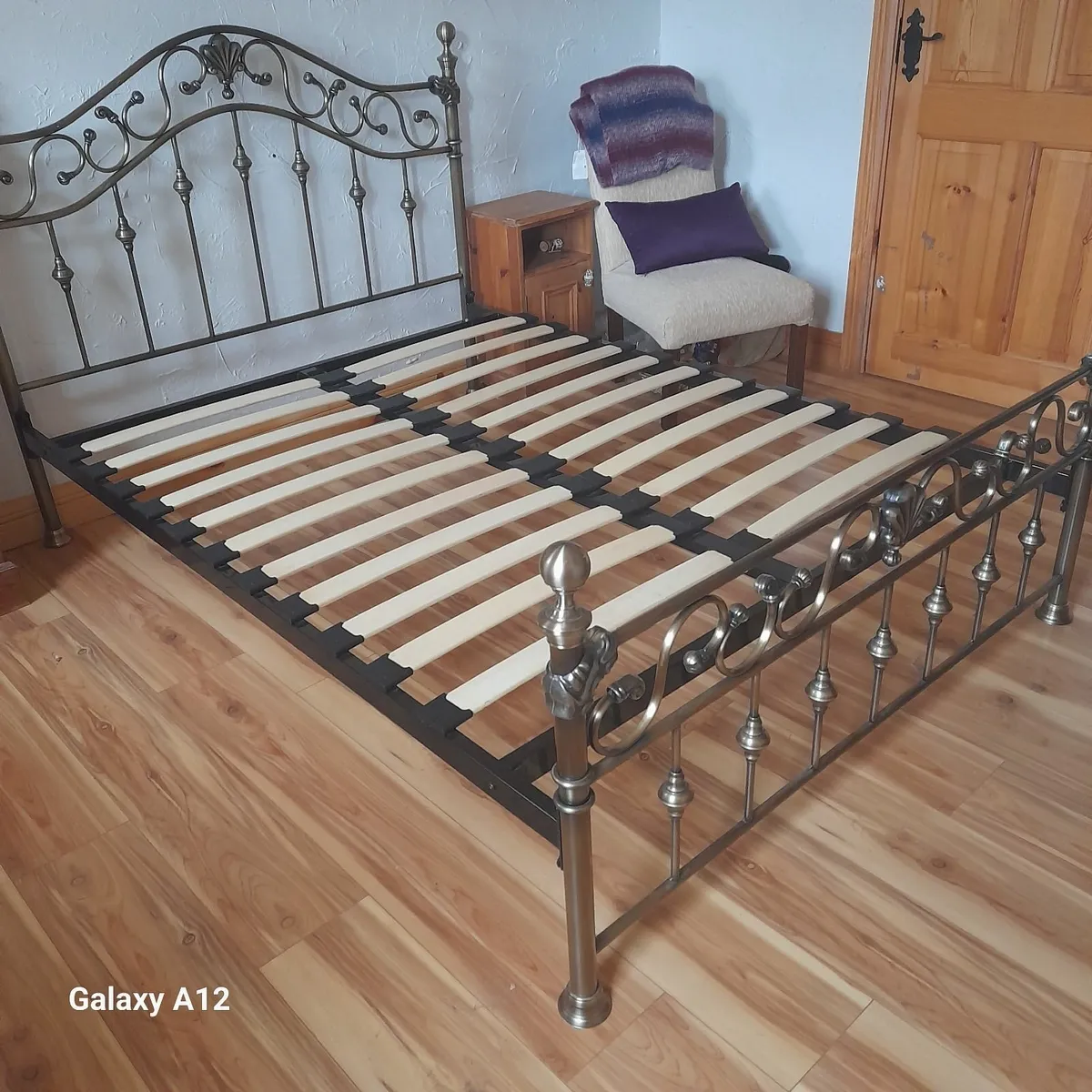 Brass effect bed frame - Image 1