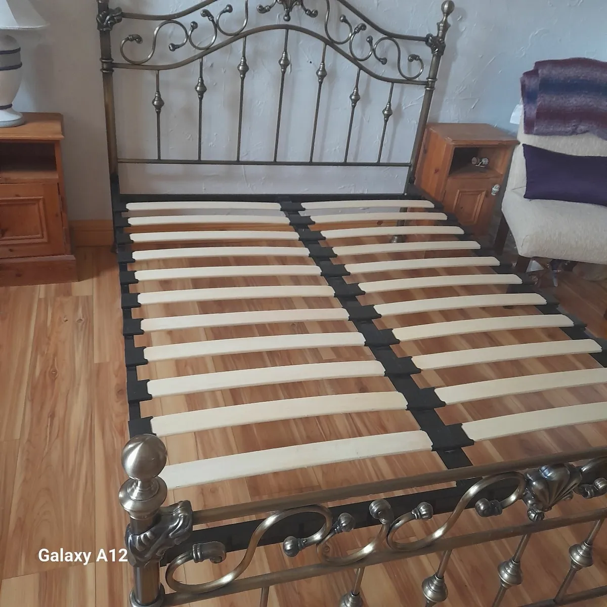 Brass effect bed frame - Image 4