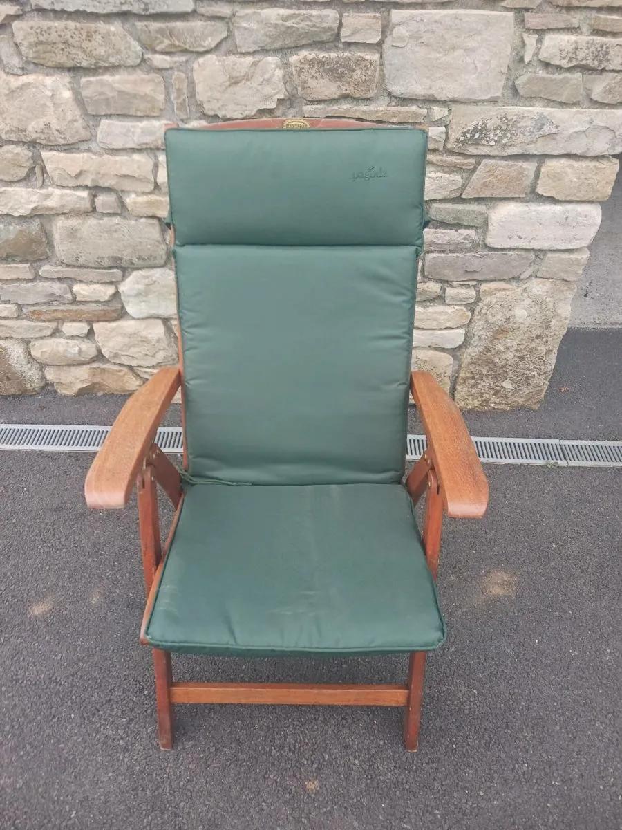Outdoor table and chairs - Image 2