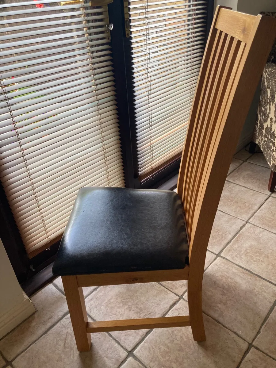 DINING TABLE AND SIX CHAIRS - Image 4