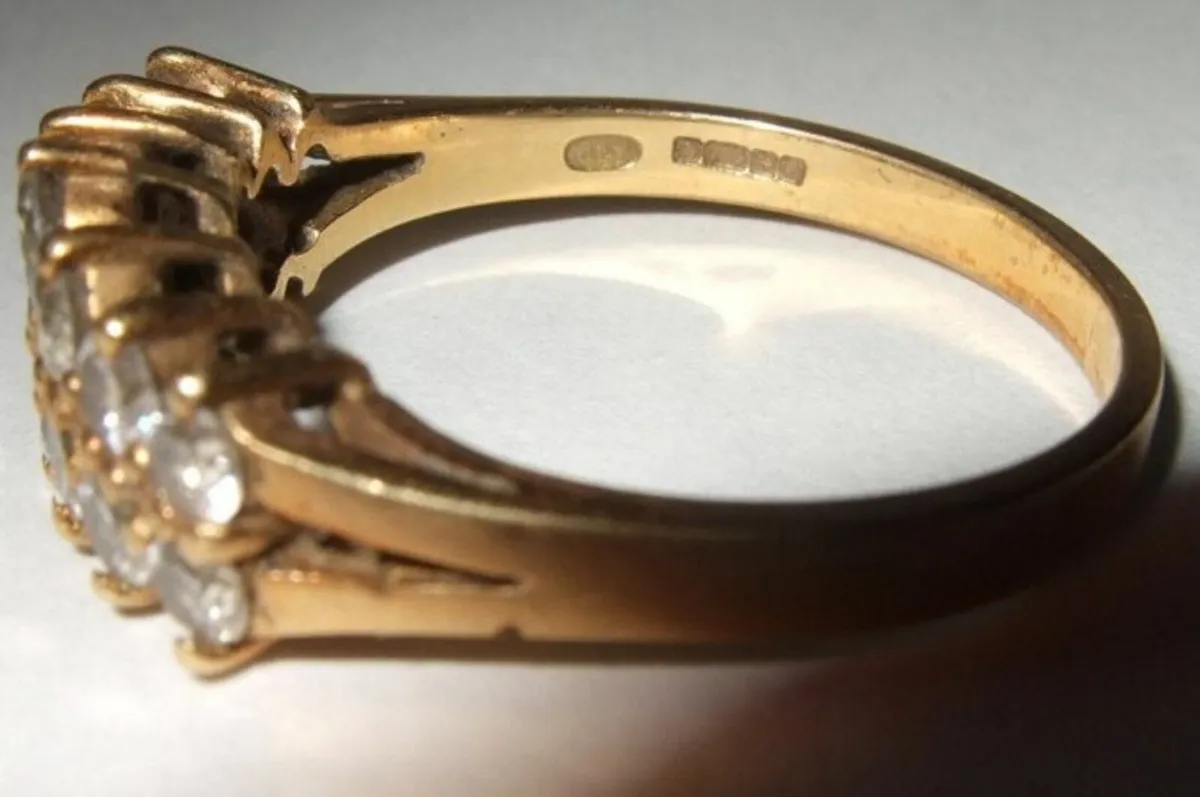 Vintage 18ct Gold & Diamond Ring - Image 2