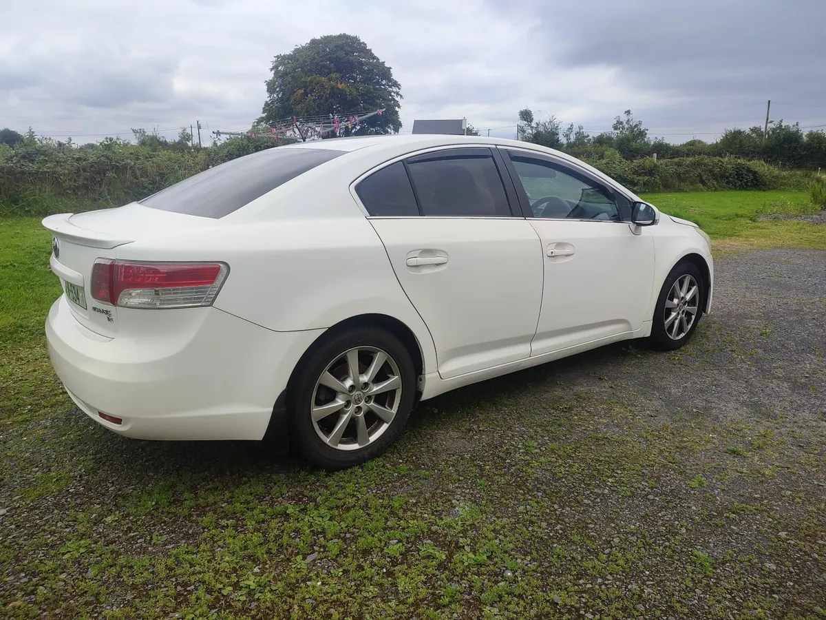 Toyota Avensis 2010 - Image 4