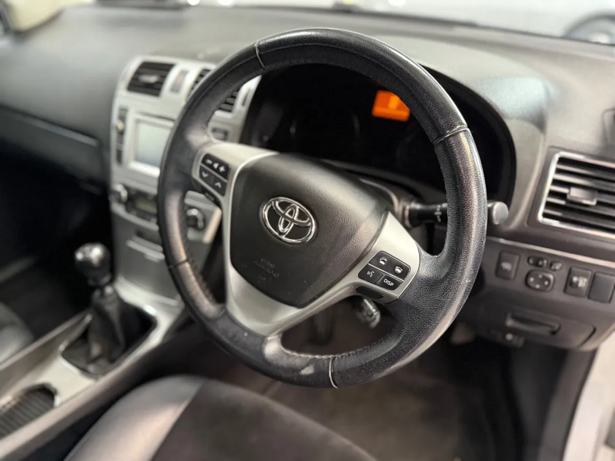 Toyota Avensis 2015 2.0. D4D.   LUNA - Image 3