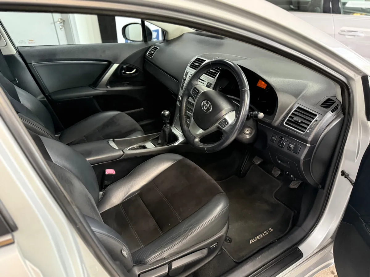 Toyota Avensis 2015 2.0. D4D.   LUNA - Image 4