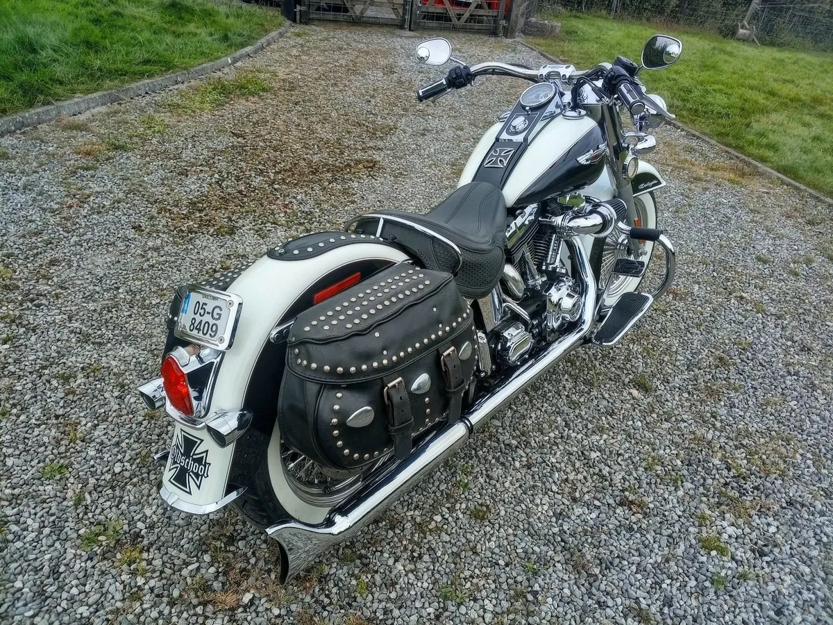HARLEY DAVIDSON SOFTAIL DELUX  2005 - Image 2