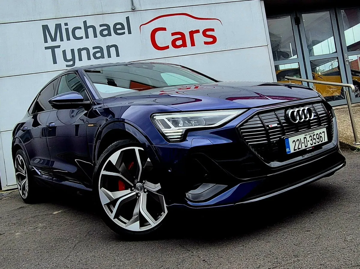 2022 Audi etron 55 Quattro Sportback Black Edition - Image 4