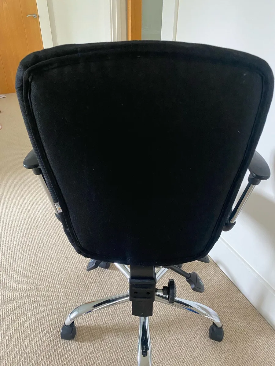 Office chair - Image 2