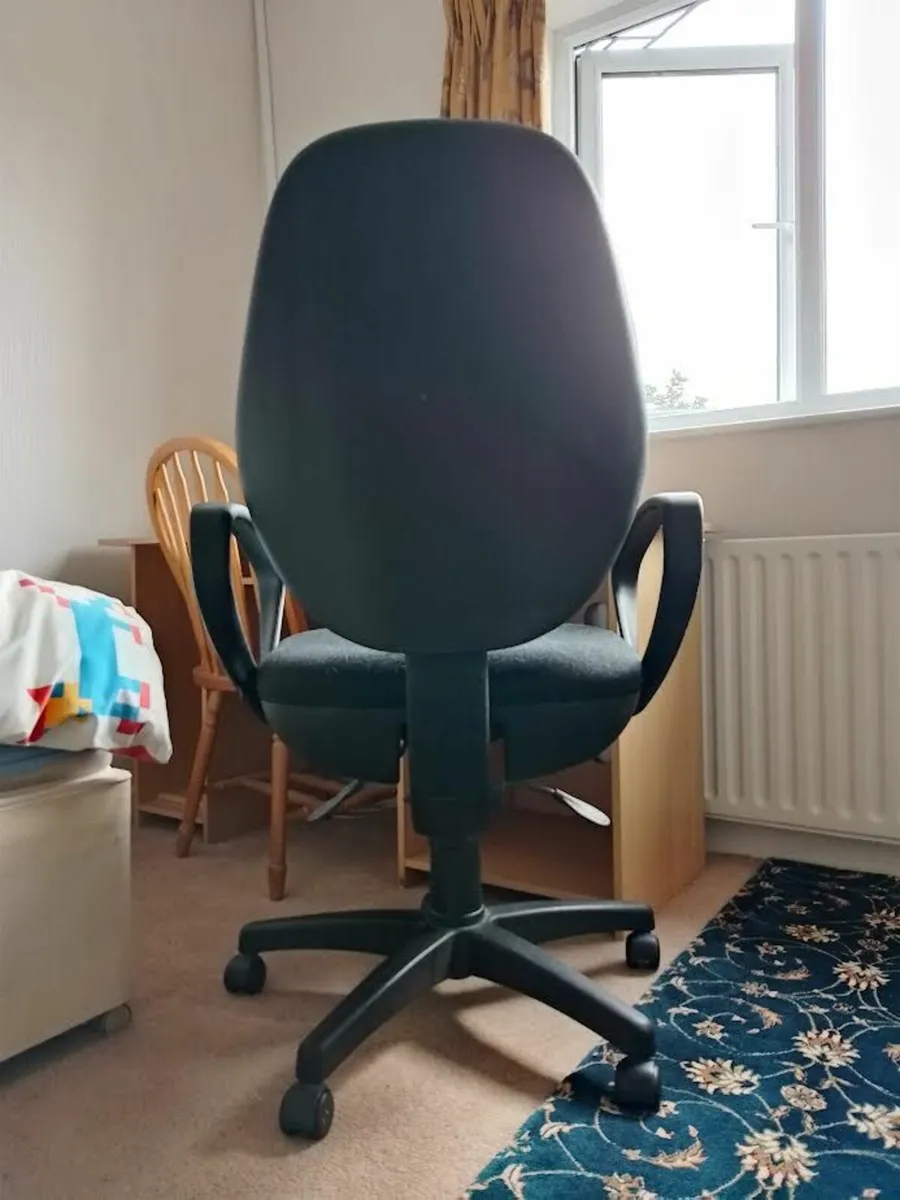 Office chair - Image 2