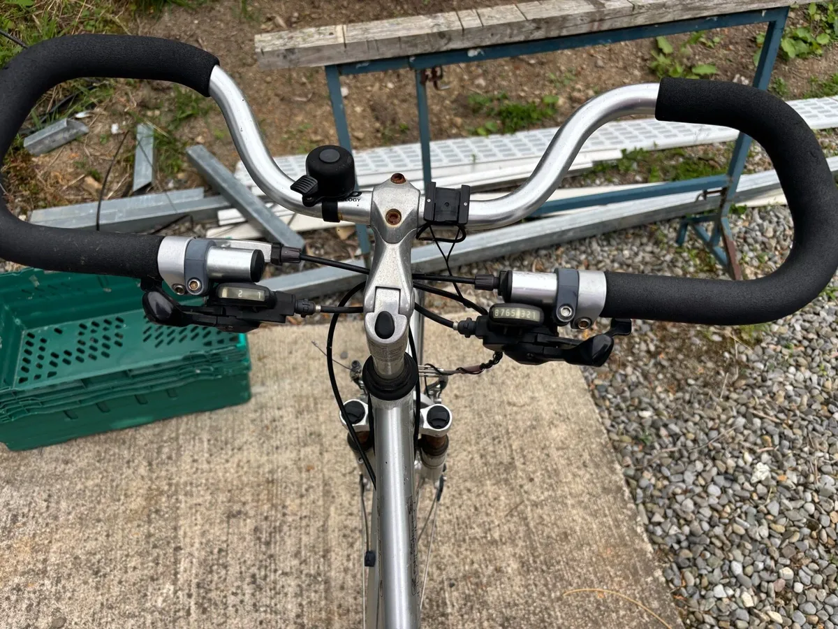 Ladies bicycle - Image 2