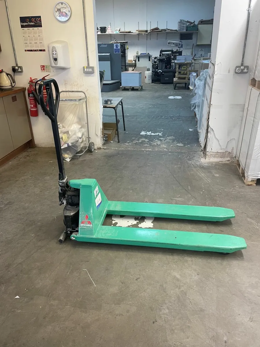 Manual High Lift Pallet Truck - Image 3