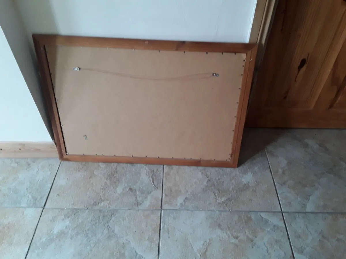 Large mirror in new condition - Image 3