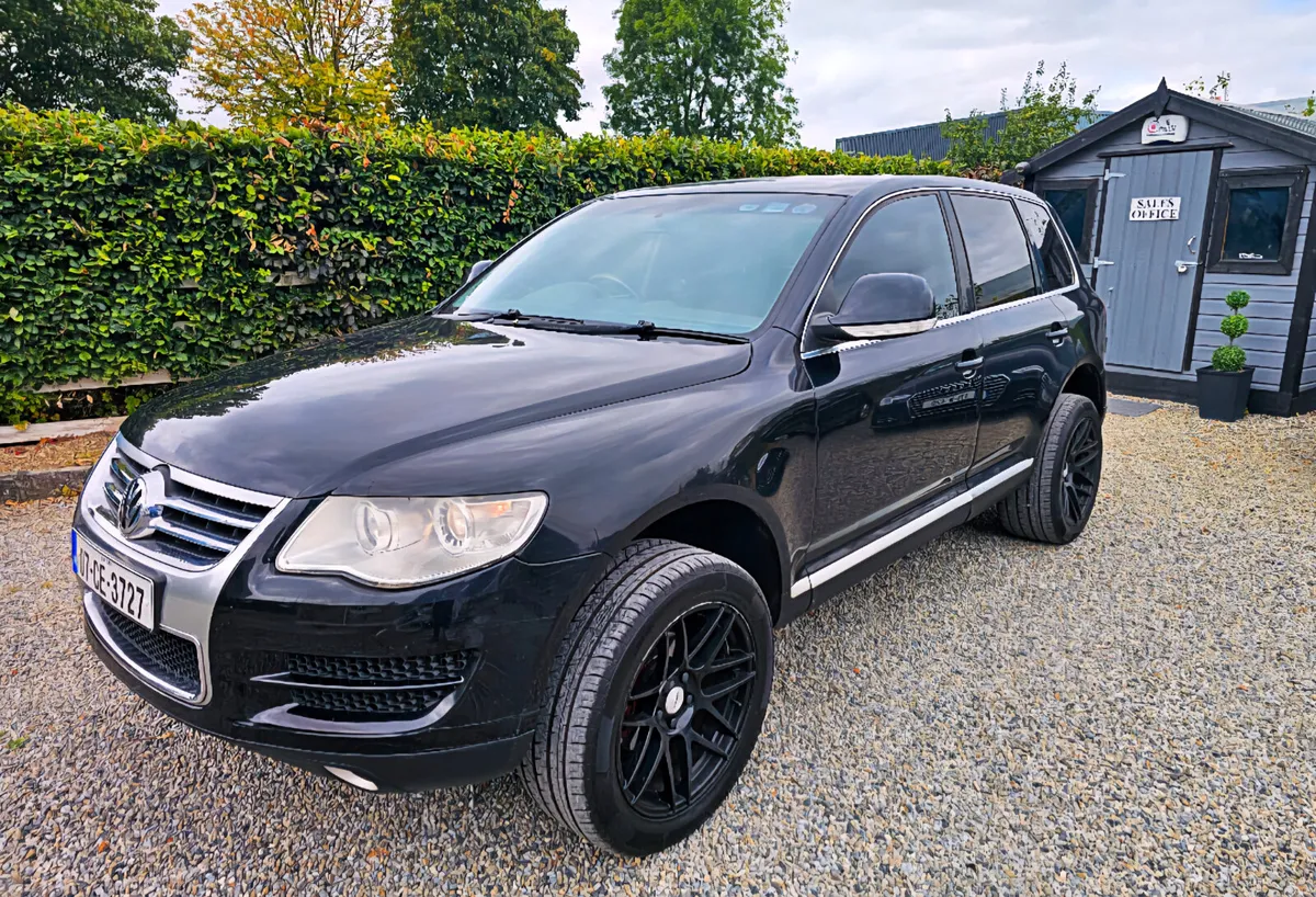 07 Volkswagen Touareg CREWCAB CVRT 04/26 TAX 08/26 - Image 2