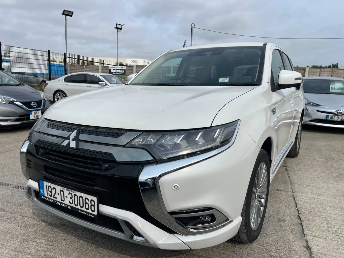 192 Mitsubishi Outlander Hybrid 2.4 Phev Automatic - Image 3