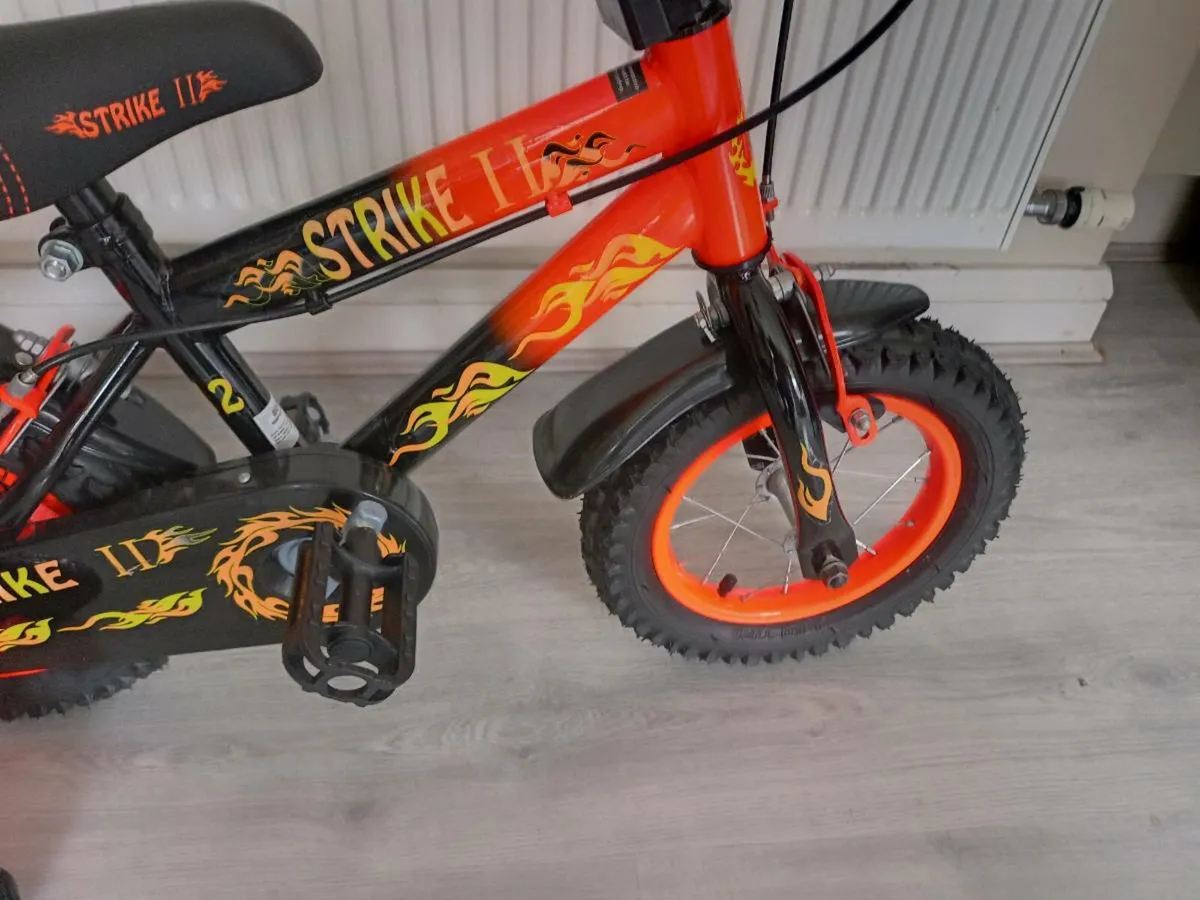 Kids strike bike size 12 inch wheels. - Image 4