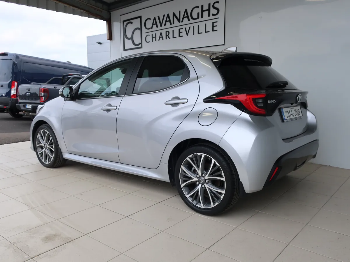 2023 TOYOTA YARIS HYBRID 1.5 PLATINUM 4DR AUTO - Image 3