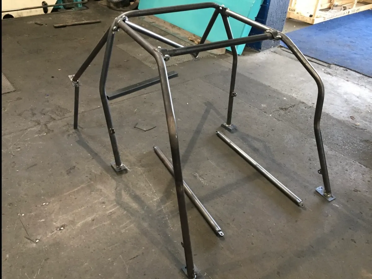 Bolt in roll cage