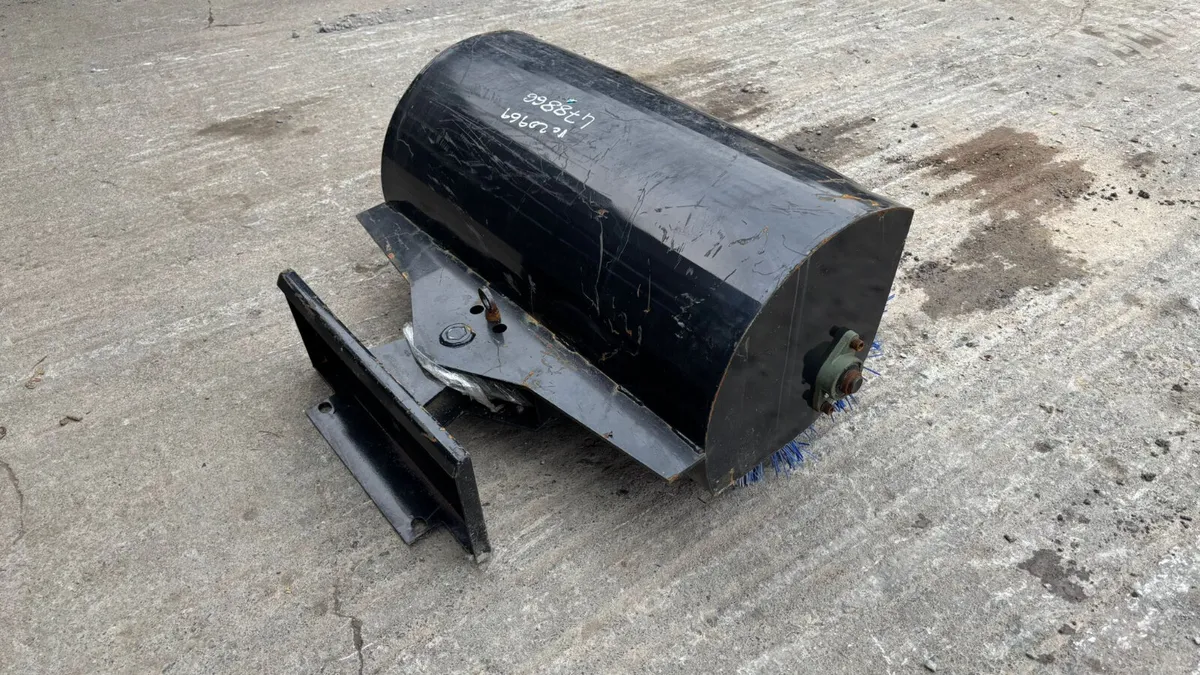 Hydraulic Sweeper – 1m Wide - Image 3