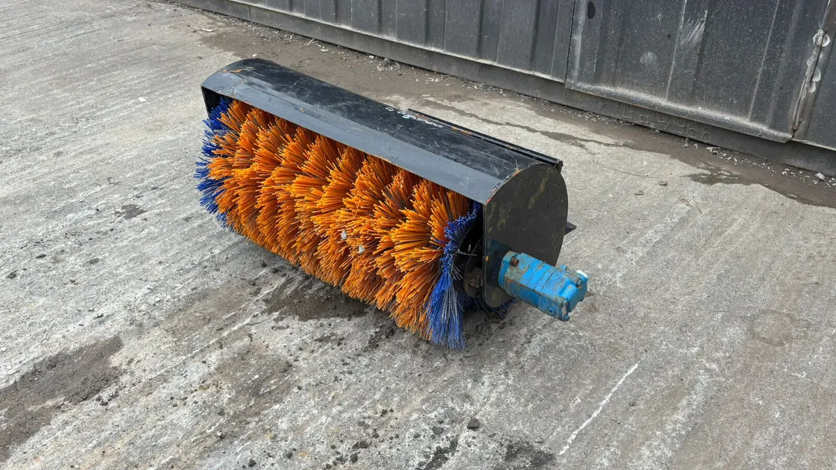 Hydraulic Sweeper – 1m Wide - Image 4