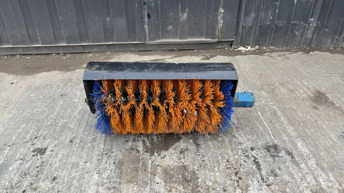 Hydraulic Sweeper – 1m Wide - Image 2